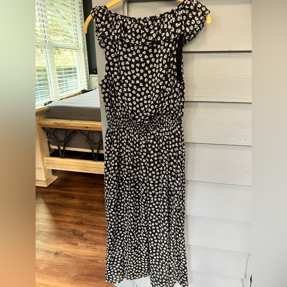 Madewell Ruffle-Neck Smocked Dress Woodcut Flowers Black White Midi Sleeveless M - Picture 3 of 10